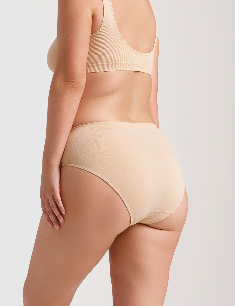 Curvesque Hi Cut - Nude - Ambra Corporation