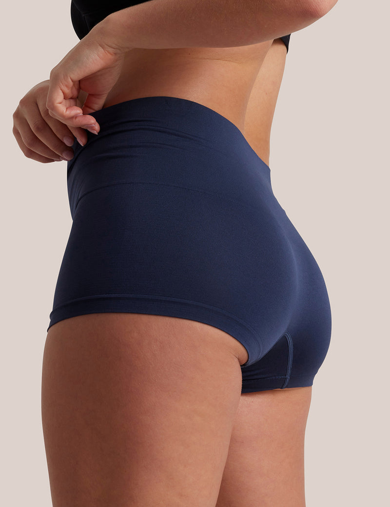 2 Pack Seamless Smoothies Shortie in Space Navy side 